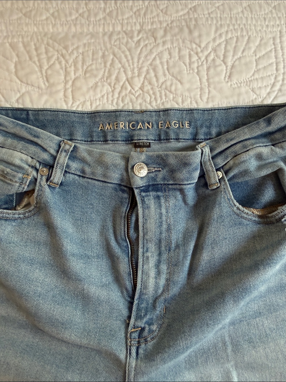 American Eagle Outfitters Women’s Light Blue Curvy Mom Jeans